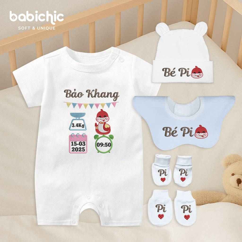 Set quà đầy tháng cho bé trai sơ sinh – Bodysuit thêu tên “Bảo Khang”, hình rắn & thông số sinh