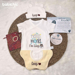 Bodysuit cá nhân hóa cho bé trai sơ sinh đầy tháng – Mẫu “Hello World – I’m Loop”, hình rắn nâu cute
