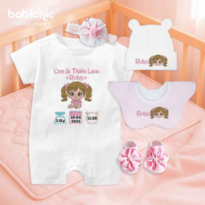 Set đầy tháng bé gái thêu tên Ruby & hình bé Thiên Lam – Quà sơ sinh cá nhân hóa dễ thương