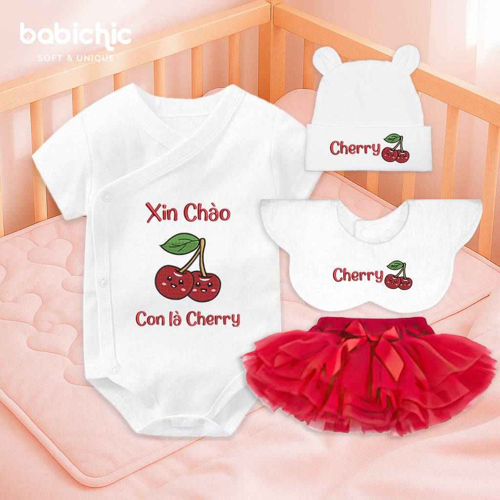 Set đầy tháng bé gái Cherry – Thêu tên & trái cherry đỏ nổi bật, body sơ sinh cá nhân hóa ngộ nghĩnh
