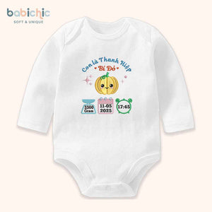 Set quà đầy tháng bé trai cá nhân hóa – Bodysuit thêu tên “Thanh Hiệp – Bí Đỏ”, hình trái bí & thông số sinh