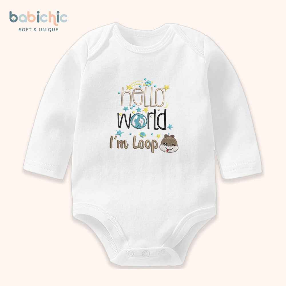 Bodysuit cá nhân hóa cho bé trai sơ sinh đầy tháng – Mẫu “Hello World – I’m Loop”, hình rắn nâu cute