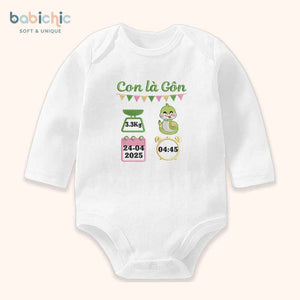 Set quà đầy tháng sơ sinh thêu tên bé trai theo yêu cầu – Bodysuit “Con là Gôn”, hình rắn xanh lá + thông số sinh