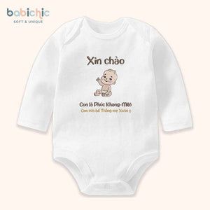 Set quà thêu tên cho bé trai - Phúc Khang - Milo - Cotton Organic, Hình Em Bé & Tên Bố Mẹ, Tone Nâu Đen, Quà Đầy Tháng Cá Nhân Hóa