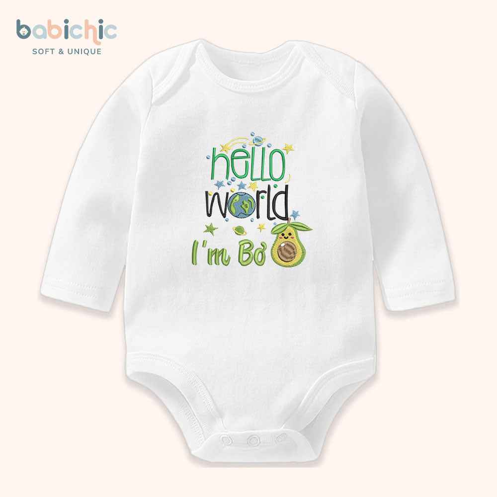 Set quà thêu tên cho bé trai - Bơ - Cotton Organic, Hình Trái Bơ, Tone Xanh Lá, Quà Đầy Tháng Bé Trai Cá Nhân Hóa