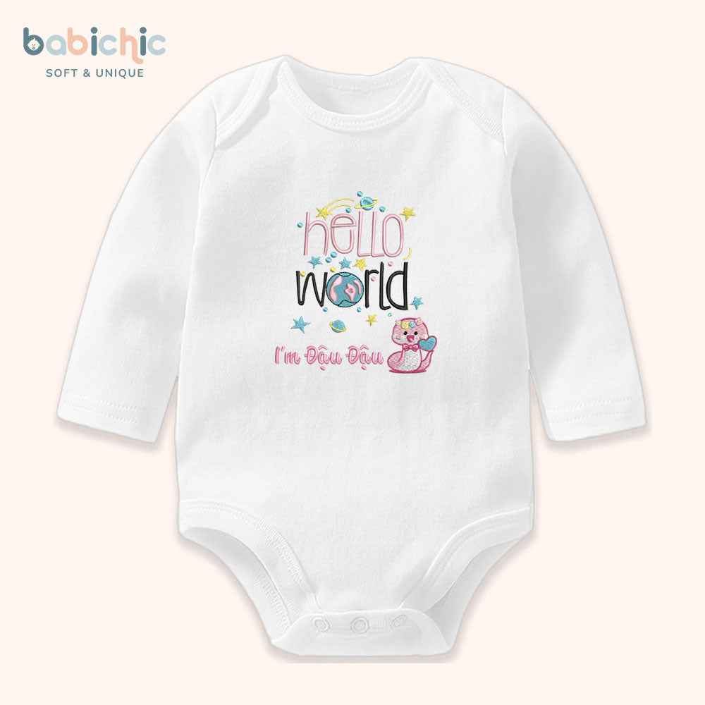 Bộ sơ sinh bé gái thêu tên Đậu Đậu – Set đầy tháng hình rắn hồng dễ thương