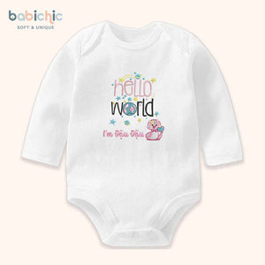 Bộ sơ sinh bé gái thêu tên Đậu Đậu – Set đầy tháng hình rắn hồng dễ thương