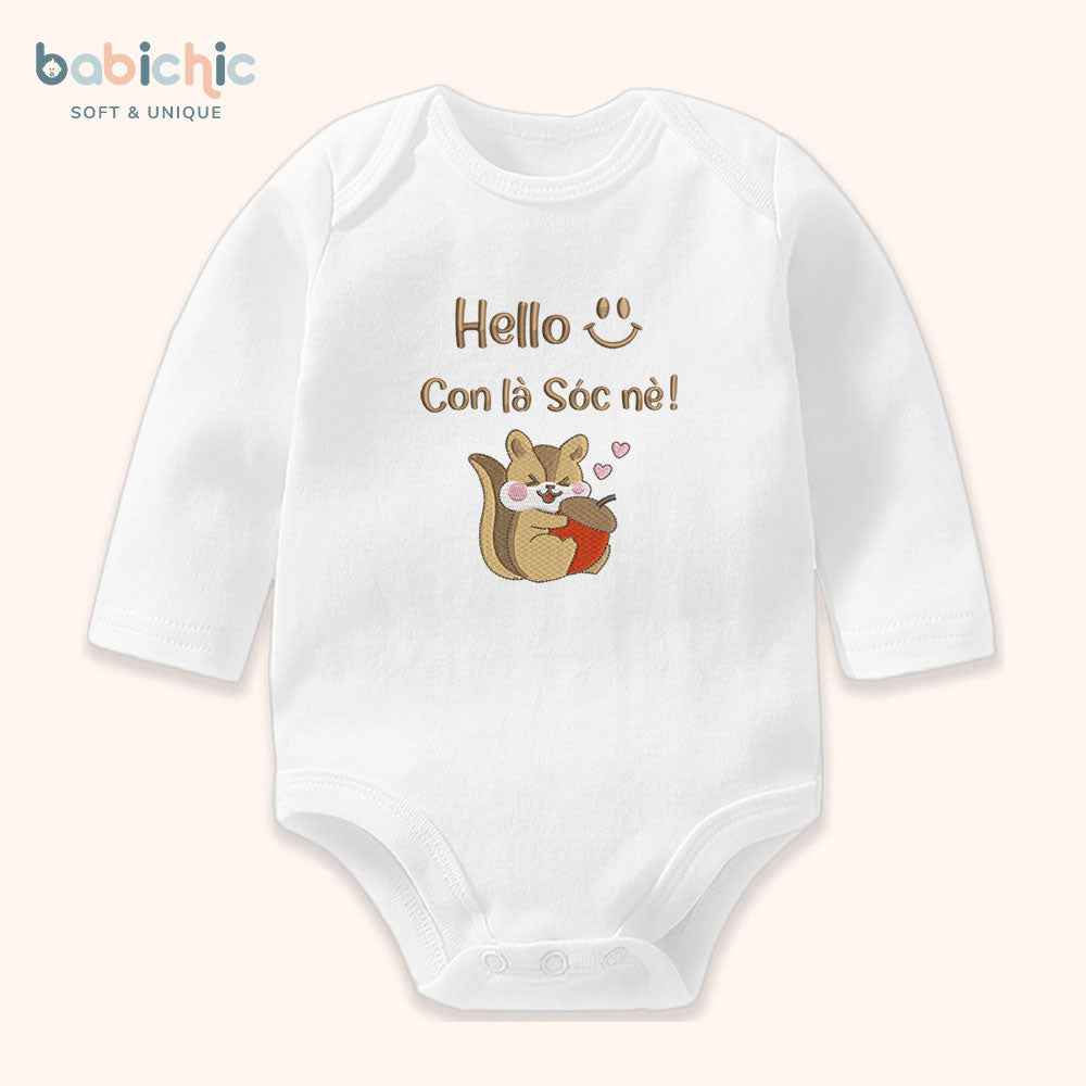 Set đồ sơ sinh thêu tên “Sóc” – Hình sóc dễ thương, tone nâu nhạt – Quà đầy tháng bé trai cá nhân hóa