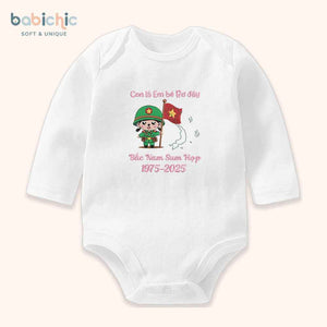 Set đồ bé gái 30/4 – Body thêu “Em bé Bơ” cờ đỏ sao vàng & bản đồ Việt Nam
