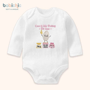 Set đồ đầy tháng cho bé gái thêu tên riêng – Mẫu “Hải Đường + Bé Gạo” họa tiết hạt gạo dễ thương, thông số sinh