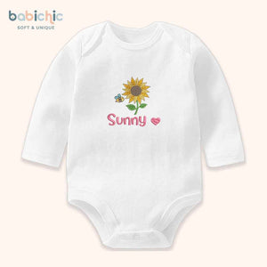 Set đồ đầy tháng bé gái thêu tên cá nhân hóa dễ thương – Bodysuit “Sunny” hoa hướng dương