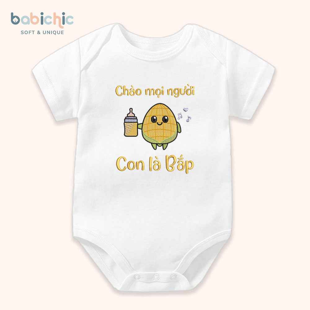 Set quà đầy tháng sơ sinh cho bé trai – Bodysuit thêu tên “Con là Bắp”, hình bé bắp dễ thương