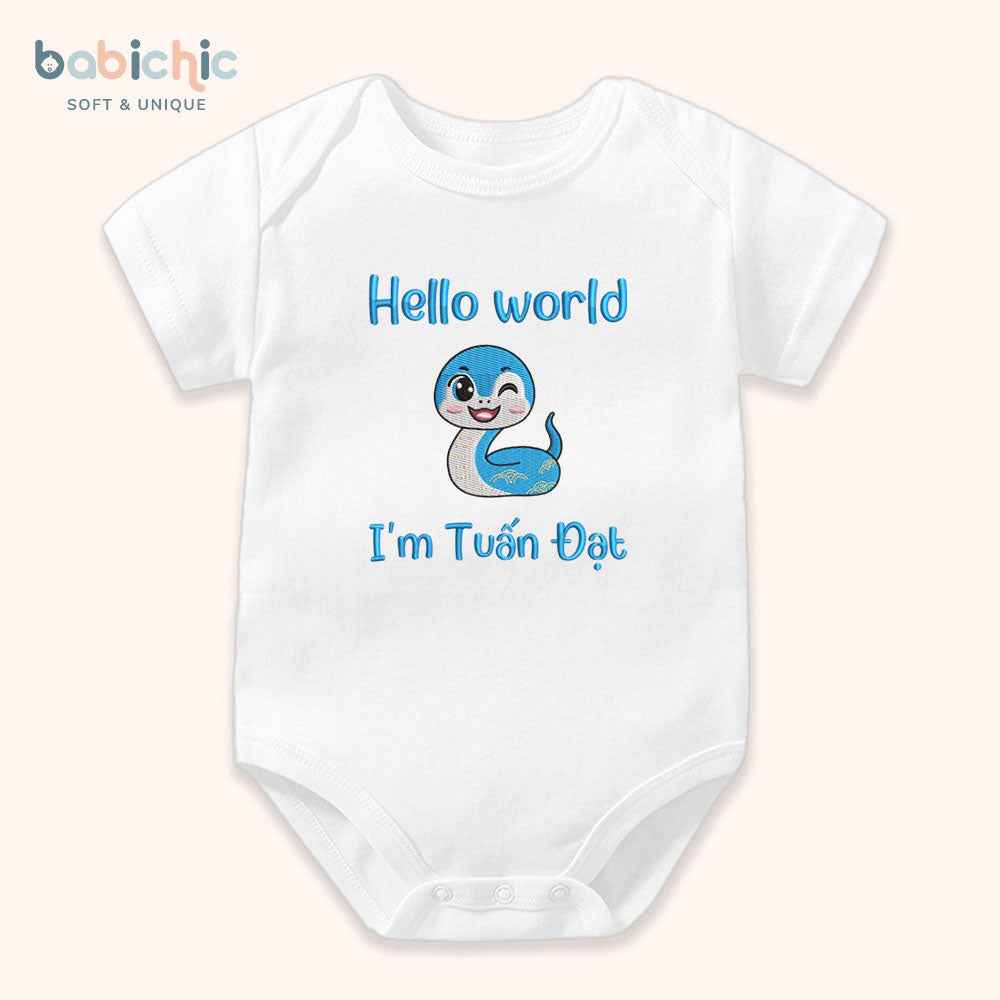 Set quà đầy tháng sơ sinh bé trai thêu tên cá nhân hóa – Bodysuit “Tiến Đạt”, hình rắn cute