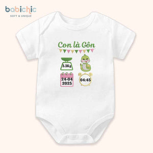Set quà đầy tháng sơ sinh thêu tên bé trai theo yêu cầu – Bodysuit “Con là Gôn”, hình rắn xanh lá + thông số sinh