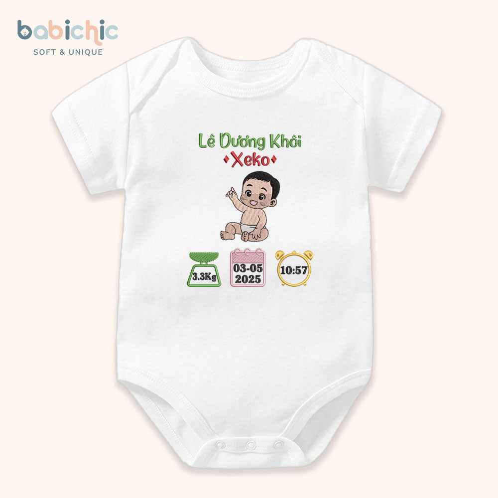 Bodysuit sơ sinh thêu tên cho bé trai – Quà đầy tháng cá nhân hóa, họa tiết bé cute, chỉ thêu xanh lá