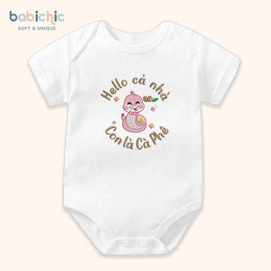 Set đồ đầy tháng bé gái Cà Phê – Body thêu rắn hồng & tên bé, tone nâu hồng dễ thương