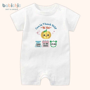 Set quà đầy tháng bé trai cá nhân hóa – Bodysuit thêu tên “Thanh Hiệp – Bí Đỏ”, hình trái bí & thông số sinh