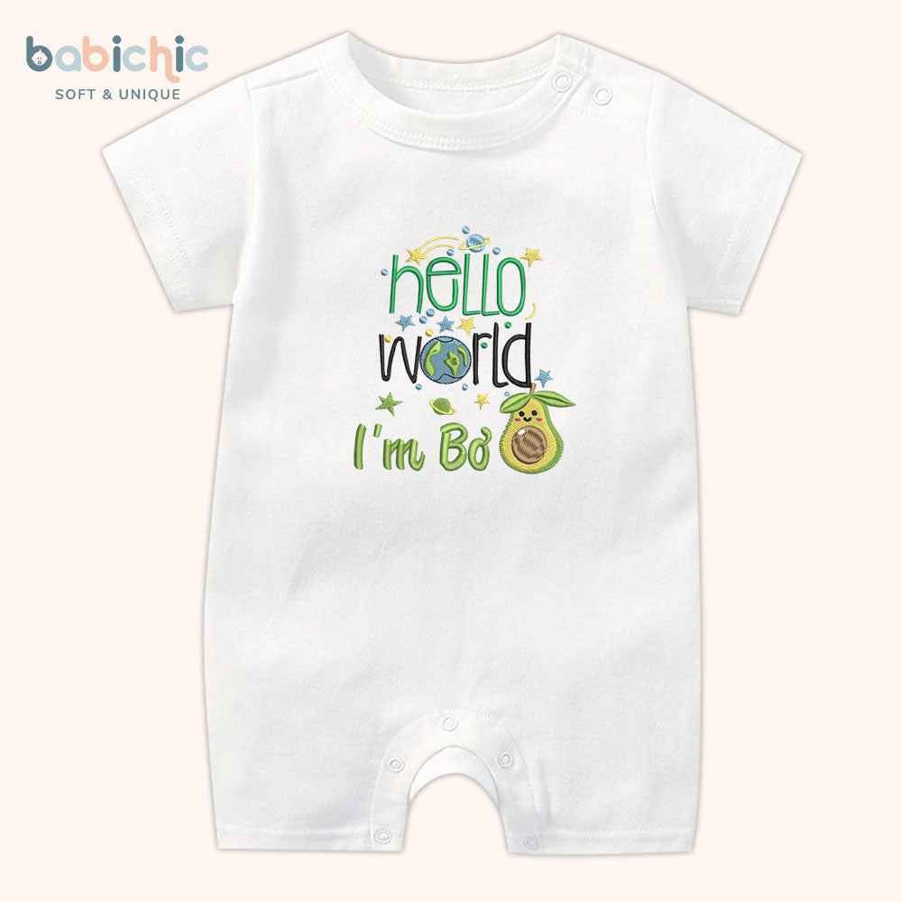 Set quà thêu tên cho bé trai - Bơ - Cotton Organic, Hình Trái Bơ, Tone Xanh Lá, Quà Đầy Tháng Bé Trai Cá Nhân Hóa