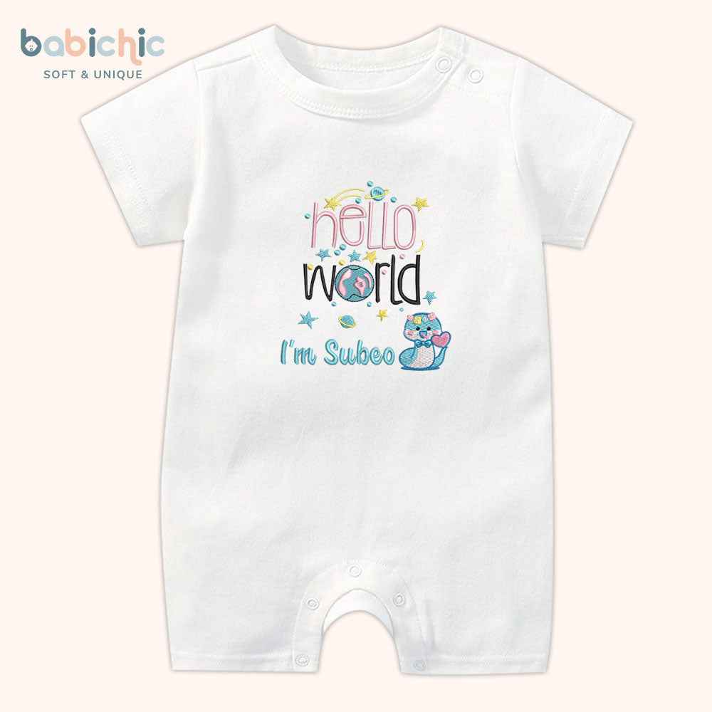 Quà đầy tháng cho bé gái cá nhân hóa – Set thêu tên Subeo & rắn xanh pastel