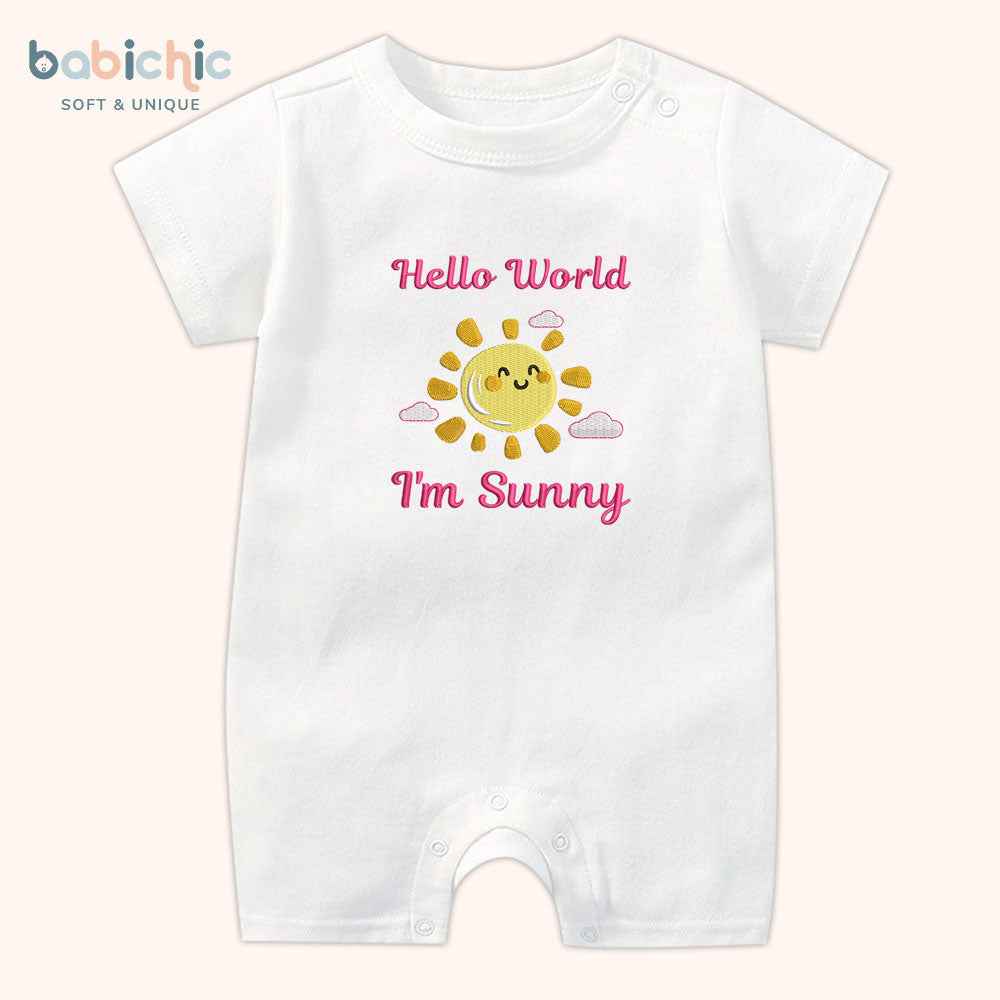Set đồ đầy tháng bé gái thêu tên cá nhân hóa – Mẫu “I’m Sunny”, hình mặt trời tươi sáng