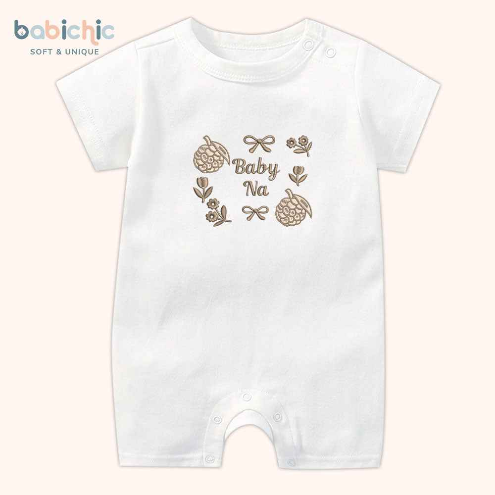 Set đồ đầy tháng bé gái Baby Na – Body thêu trái na & tên bé tone nâu vintage