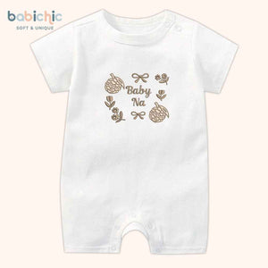 Set đồ đầy tháng bé gái Baby Na – Body thêu trái na & tên bé tone nâu vintage