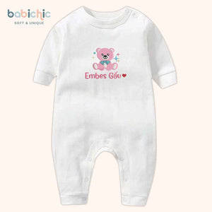 Set quà đầy tháng bé gái cá nhân hóa hình gấu – Mẫu “Embes Gấu”, thêu gấu bông hồng siêu cưng