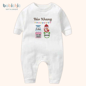 Set quà đầy tháng cho bé trai sơ sinh – Bodysuit thêu tên “Bảo Khang”, hình rắn & thông số sinh