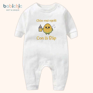 Set quà đầy tháng sơ sinh cho bé trai – Bodysuit thêu tên “Con là Bắp”, hình bé bắp dễ thương