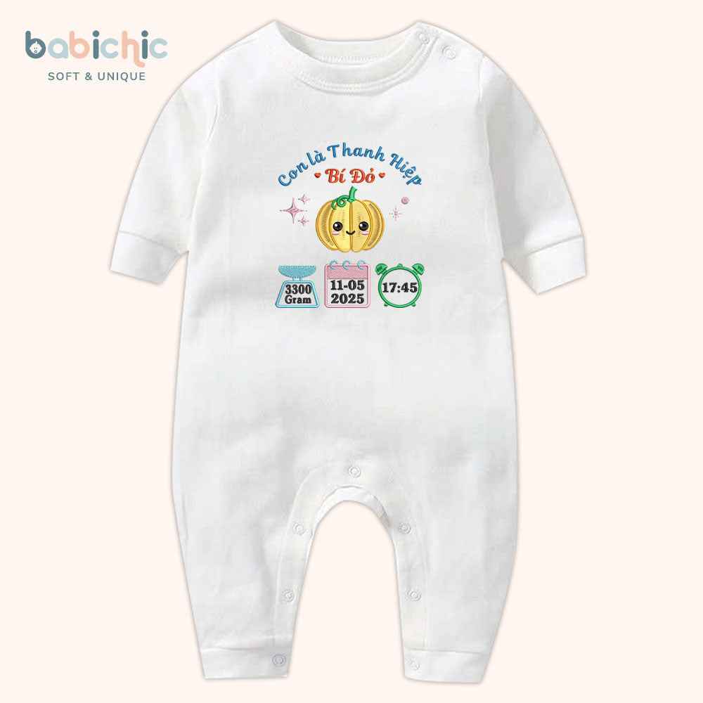 Set quà đầy tháng bé trai cá nhân hóa – Bodysuit thêu tên “Thanh Hiệp – Bí Đỏ”, hình trái bí & thông số sinh
