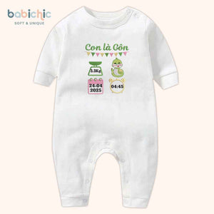 Set quà đầy tháng sơ sinh thêu tên bé trai theo yêu cầu – Bodysuit “Con là Gôn”, hình rắn xanh lá + thông số sinh