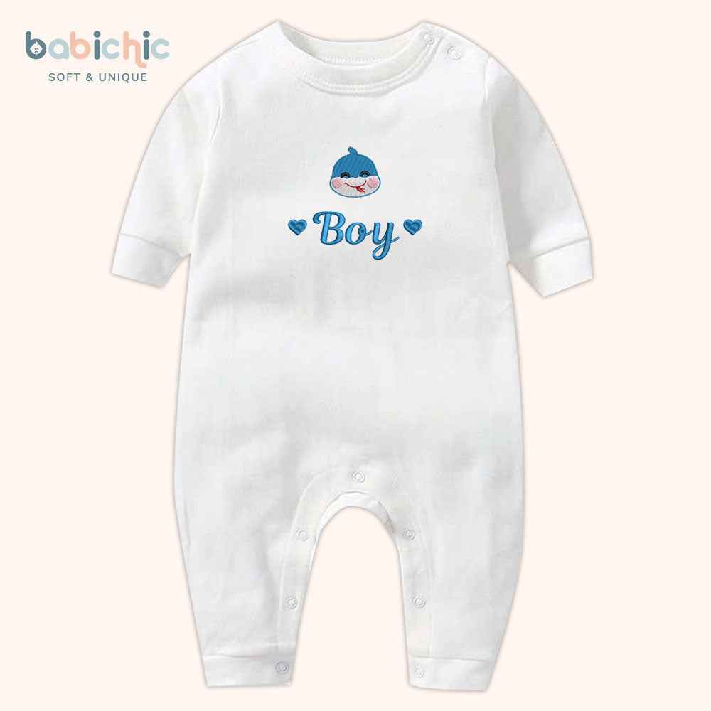 Set quà thêu tên cho bé trai - Boy - Cotton Organic, Hình Thêu Tối Giản, Xanh Dương, Quà Đầy Tháng Cá Nhân Hóa Cho Bé Trai