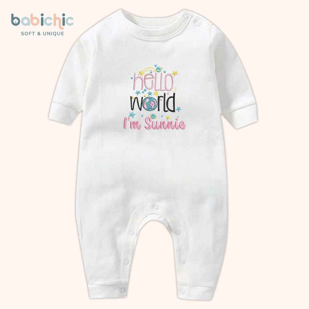 Set quà đầy tháng cá nhân hóa cho bé gái “I'm Sunnie” – thêu mặt trời & địa cầu dễ thương