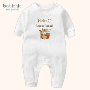 Set đồ sơ sinh thêu tên “Sóc” – Hình sóc dễ thương, tone nâu nhạt – Quà đầy tháng bé trai cá nhân hóa