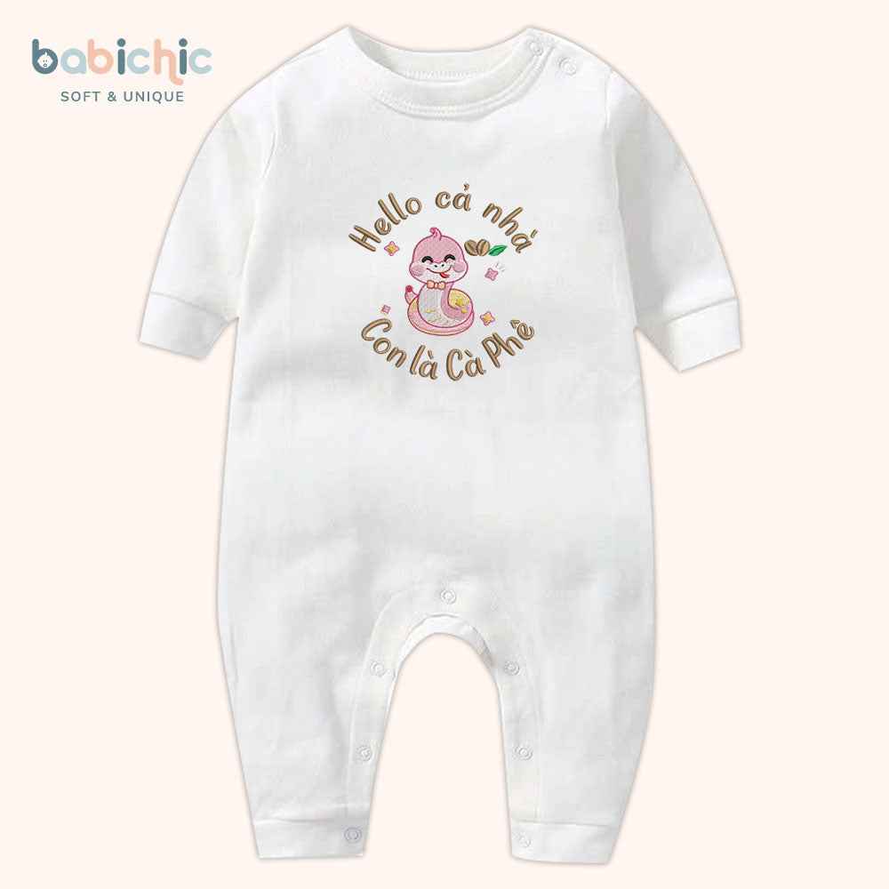 Set đồ đầy tháng bé gái Cà Phê – Body thêu rắn hồng & tên bé, tone nâu hồng dễ thương