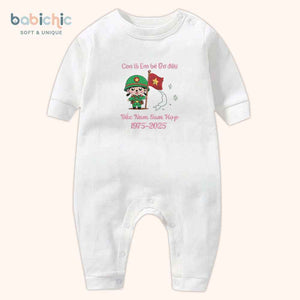 Set đồ bé gái 30/4 – Body thêu “Em bé Bơ” cờ đỏ sao vàng & bản đồ Việt Nam