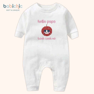 Set đồ đầy tháng bé gái – Body thêu “Hello papa – Bánh Canh nè” tone hồng đỏ đáng yêu