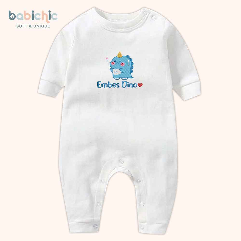 Set đồ sơ sinh thêu tên “Dino” – Chủ đề khủng long xanh dương, quà đầy tháng bé trai đáng yêu