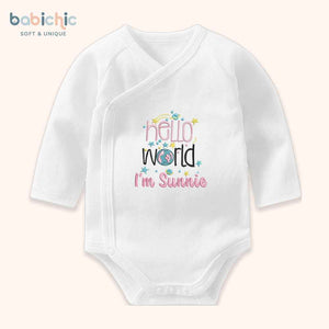 Set quà đầy tháng cá nhân hóa cho bé gái “I'm Sunnie” – thêu mặt trời & địa cầu dễ thương
