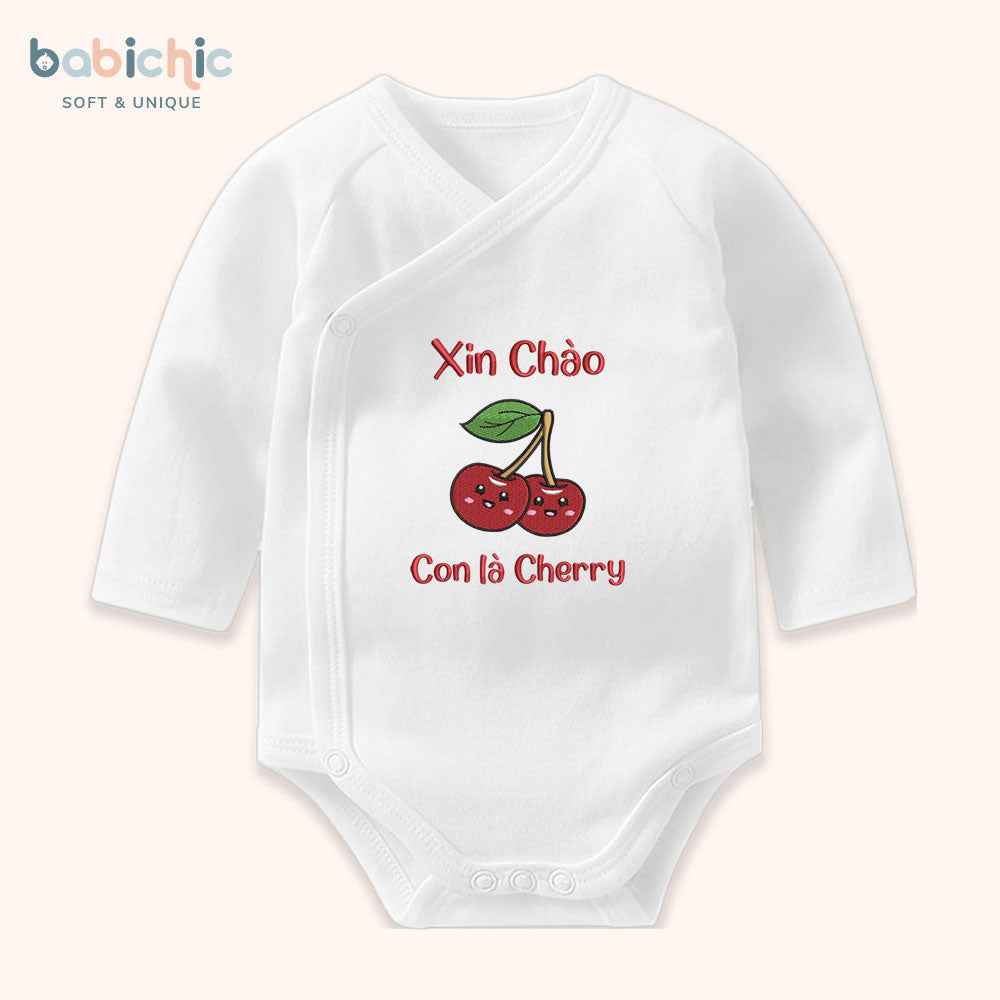 Set đầy tháng bé gái Cherry – Thêu tên & trái cherry đỏ nổi bật, body sơ sinh cá nhân hóa ngộ nghĩnh