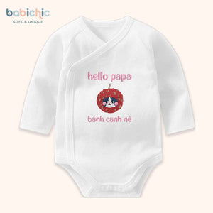 Set đồ đầy tháng bé gái – Body thêu “Hello papa – Bánh Canh nè” tone hồng đỏ đáng yêu