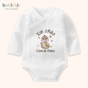 Set đồ sơ sinh cá nhân hóa cho bé trai – Bodysuit thêu tên “Con là Dino”, hình rắn dễ thương