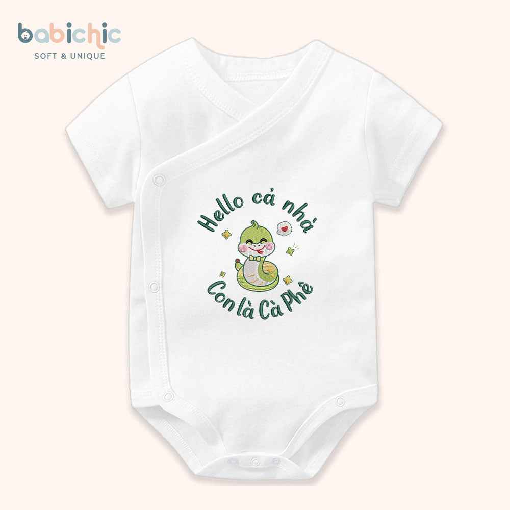 Set quà thêu tên cho bé trai - Cà Phê - Cotton Organic, Hình Rắn 2025, Xanh Lá, Quà Đầy Tháng Bé Trai Thêu Tên Cá Nhân