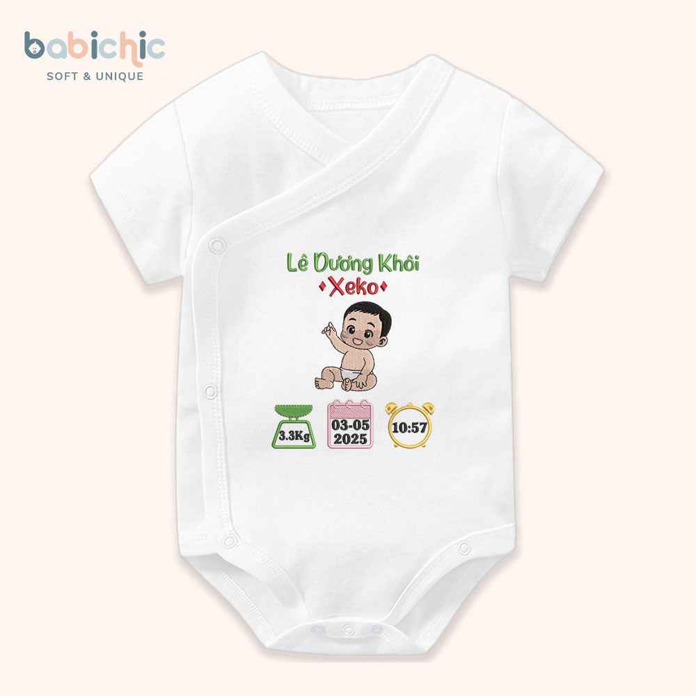 Bodysuit sơ sinh thêu tên cho bé trai – Quà đầy tháng cá nhân hóa, họa tiết bé cute, chỉ thêu xanh lá