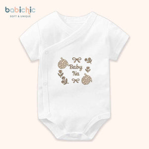 Set đồ đầy tháng bé gái Baby Na – Body thêu trái na & tên bé tone nâu vintage