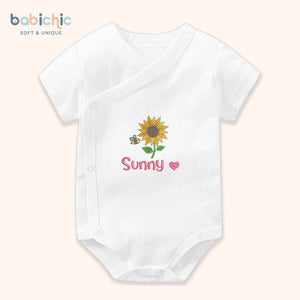 Set đồ đầy tháng bé gái thêu tên cá nhân hóa dễ thương – Bodysuit “Sunny” hoa hướng dương